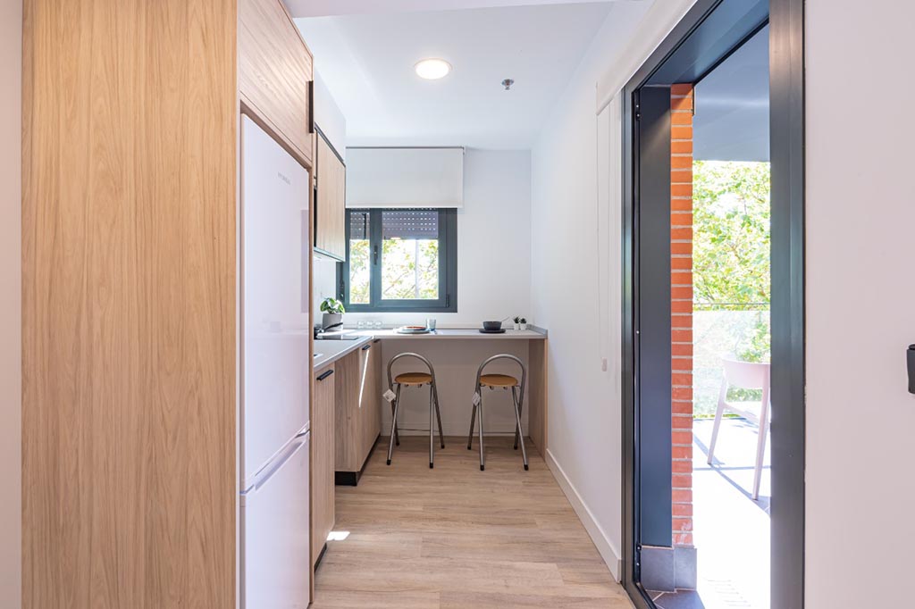 Individual en apartamento con terraza